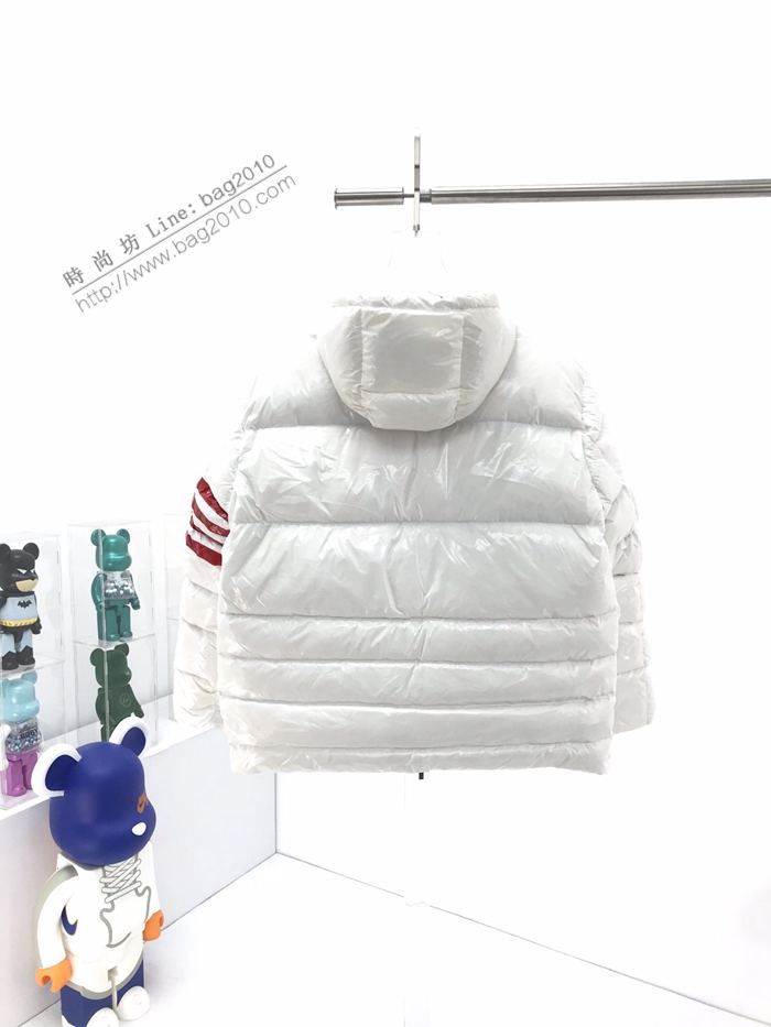 ThomBrowne男裝 TB秋冬新款紅色四杠羽絨連帽外套 高品質白色男女同款  ydi3181